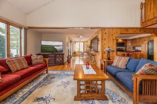 Sebago Lake Retreat - Sleeps 10 - Lakefront Views - Standish - 1