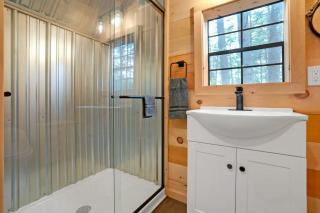 A Serene A-Frame Cabin with Hot Tub - Oxford - 9
