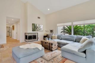 Fully Remodeled Modern Hacienda in La Quinta - La Quinta - 0