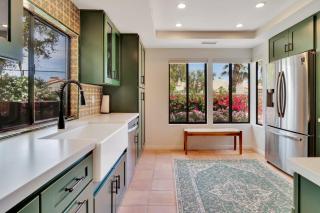 Fully Remodeled Modern Hacienda in La Quinta - La Quinta - 7