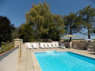Gîte spacieux avec piscine chauffée, jardin, WIFI et animaux admis - FR-1-653-273 - Angeduc - 0