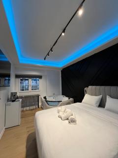 The Luxe Spa Stay - Athens - 0