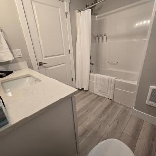 Watch Cargo ships, Hot Tub, Rec room, near beach - Hammond - 4