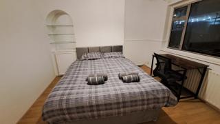 Guest house in Dagenham East by Fenia - 5