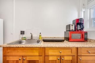 2413 Kuhio - Honolulu - 1
