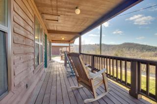 Walk to White River Mountain View Family Cabin! - Mountain View - 0