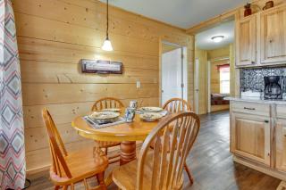 Walk to White River Mountain View Family Cabin! - Mountain View - 3