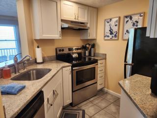 Stunning views - Unit 201 - 7