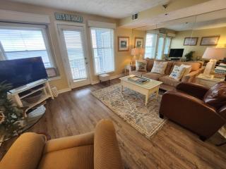 North Shore Inn TC 206 - 7