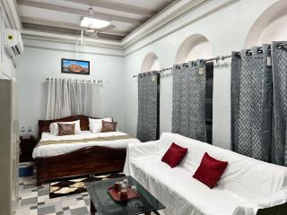 The Krishna Palace - Benares - 1