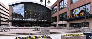 4 modern apts near nightlife & attractions - 1