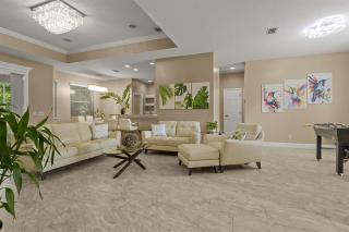 Elegant House, King Beds, Privacy fence, Massage - Lakeland - 0
