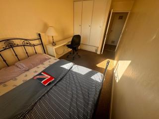 Two bedroom apartment close to Uni & shopping center & parking free - Coventry - 2