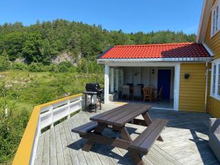 Idyllic seaside Sørland cabin with swimming pool - 7