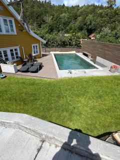 Idyllic seaside Sørland cabin with swimming pool - 0