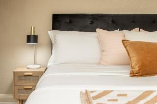 Cute and Cozy! Great for a couple or small family - Hot Springs - 9