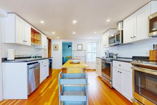 Bayberry Farmhouse - 4