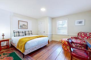 Bayberry Farmhouse - 1