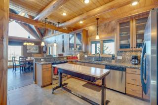Black Bear Cabin Near Skiing and Hiking! - Mesa - 2