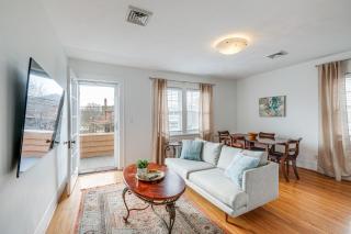 Less Than 3 Mi to Dtwn Roanoke Inviting Unit with Balcony - Roanoke - 0