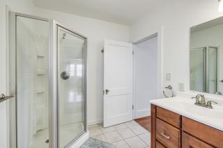 Less Than 3 Mi to Dtwn Roanoke Inviting Unit with Balcony - 1