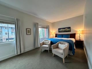 Mountain Retreat Corner Suite -Pool - Hot Tub & Spa Escape - 6