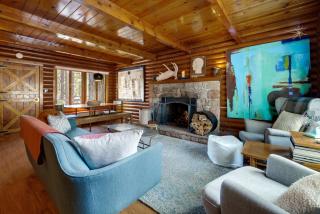 Boutique and Artsy Log Cabin in North Lake Tahoe! - Kings Beach - 8