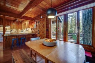 Boutique + Artsy Log Cabin in North Lake Tahoe! - 5