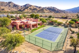 The Pond Estate by AvantStay Maximalist Designer Compound w 2 Casitas Indoor Outdoor Pools Tennis Court Gorgeous Mountain Views 12k sqft - Palm Springs - 6