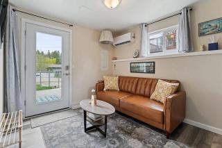 Cozy 1 BD on the South Hill - 2