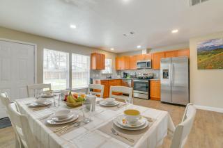 4 Mi to NRG Stadium Quiet Home with Fenced Yard! - 0