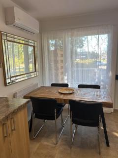 20 Minutes de Montréal, 3 chambres, 4 lits, 1 futon pour maximum 8 personnes - 2