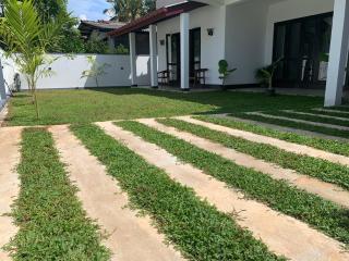 Serene Villa - Hikkaduwa - 8