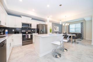 3151-307BE STOREY LAKE, CONDO 2/2 LAKE VIEW - Kissimmee - 2