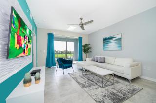 3161-205RF STOREY LAKE, CONDO 2/2 LAKE VIEW - Kissimmee - 3