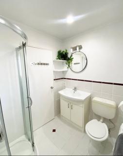 Sunny 2 Bed in Herne Bay, Close to CBD - Free WIFI - Auckland - 2
