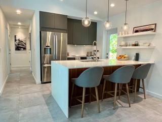 HiddenGem in Charming Sarasota, Florida - 2