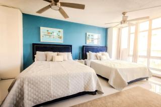 Steps from Foxwoods and Beach Front Bliss- 24hrs of Food and Fun - San Juan - 6