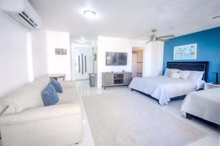 Steps from Foxwoods and Beach Front Bliss- 24hrs of Food and Fun - San Juan - 3