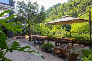 Phoenix High-End Guesthouse- River View, Mtn View, Courtyard View, Butler Service - 8