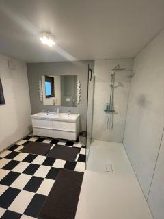 PAUSE NATURE SORBAIS gîte 2 personnes avec grand SPA privatif, STREAMING et arrivée autonome - Sorbais - 6
