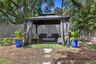 AV3-20: 3 20th Avenue - 4