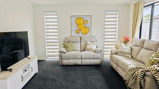 Stylish Home Away from Home - Rotorua - 9