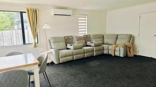 Stylish Home Away from Home - Rotorua - 3
