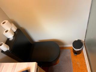 Studio is 2nd door past carport - Auckland - 1