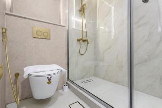 Walk to Dubai Mall 2BR Apartment with Balcony and Pool - 1