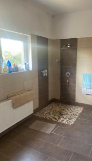 Seenahes Haus mit Hot Tub - Krumpendorf am Wörthersee - 9