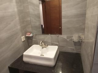 Dove Inn Hotel Barket Market - Lahore - 7