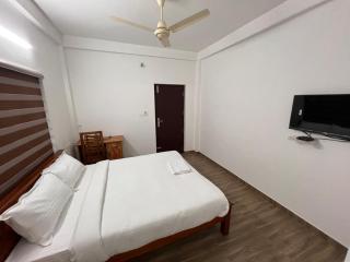 Ashtapadi Inn - Guruvāyūr - 8