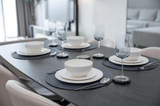 A FREE HOUSEKEEPING VISIT FOR EVERY STAY BETWEEN THE 16TH FEB AND THE 16TH MAR - StayShort - Sophisticated 1 Bedroom Apartment in Bloom Tower B - 5